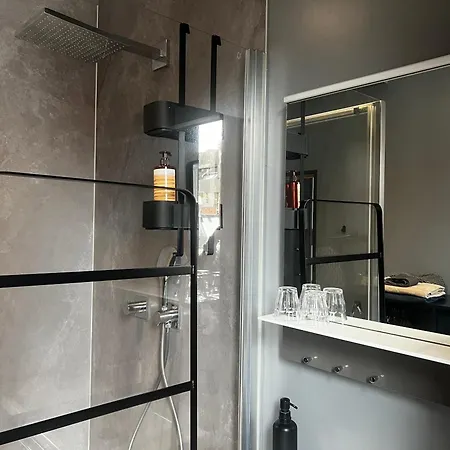 Hotel Boutique - Self Check In With Cheapest Parking Leuven