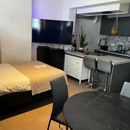 Cosy Boutique - Self Check In Hotel