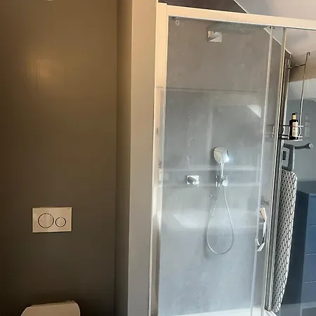 Cozy Boutique Hotel Leuven -Self Check In 4* ליובן