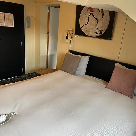 מלון Cozy Boutique Hotel-Guesthouse Leuven -Self Check In 4*