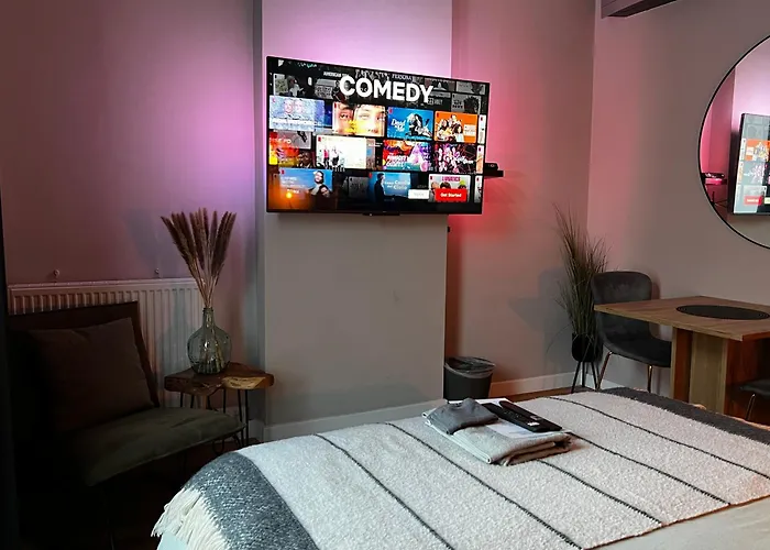 Boutique - Self Check In With Cheapest Parking Hotel