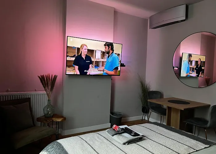 Cozy Boutique Hotel Leuven -Self Check In מלון 4*