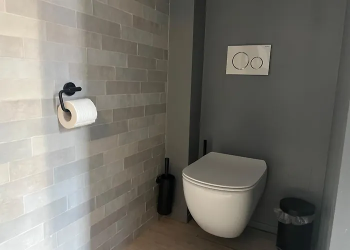 Cozy Boutique Hotel Leuven -Self Check In מלון