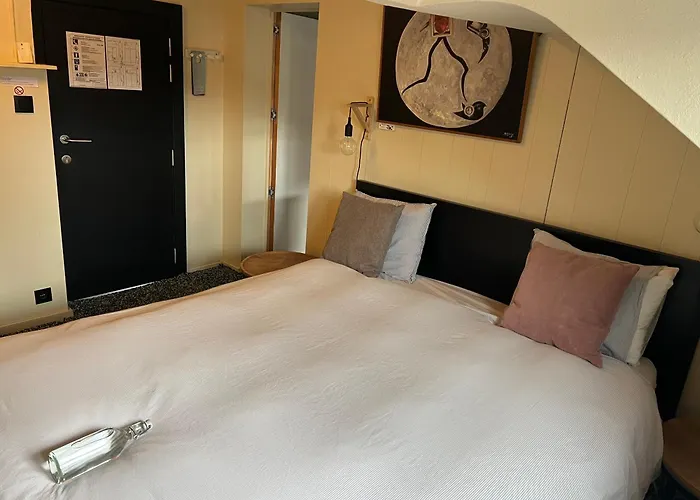 מלון Cozy Boutique Hotel Leuven -Self Check In 4*